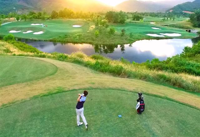 Vietnam Luxury highlights tour: golf, cuisine and culture