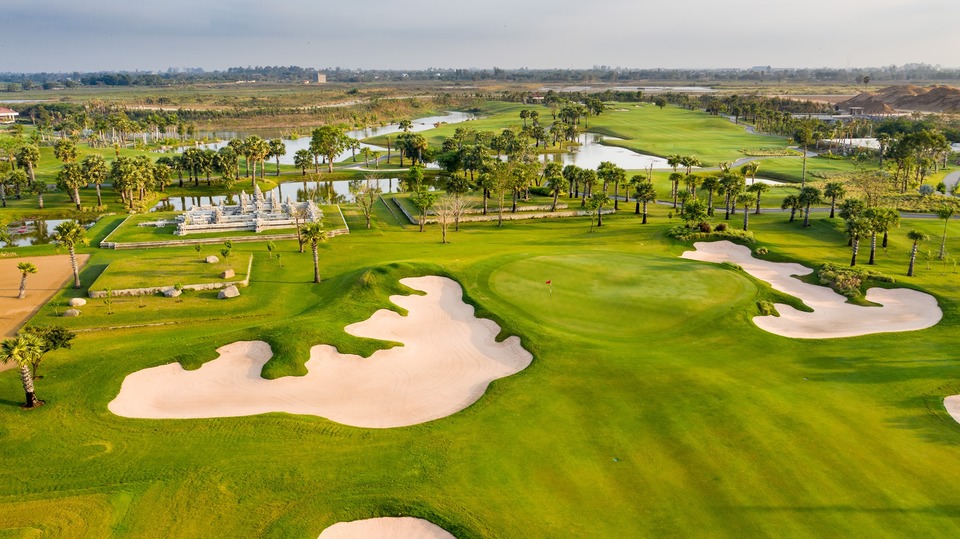 Cambodian luxury golf. Golf holiday package. Viet green golf. Cambodian Golf Destinations