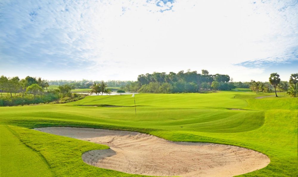 Cambodian golf. Cambodian Luxury Golf. Golf holiday package. Viet 