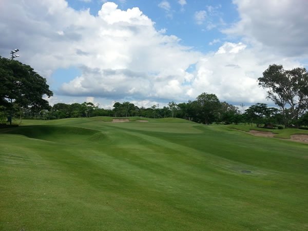 Laos luxury golf. golf holiday package. viet green golf