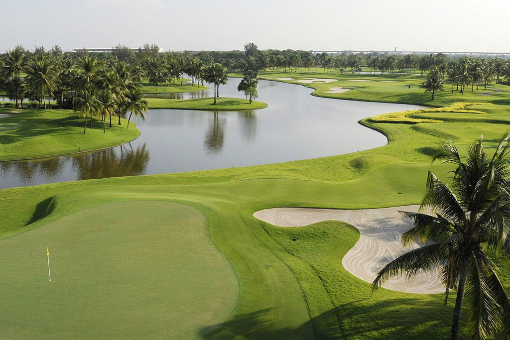 Thailand luxury golf. Cambodian Luxury Golf. Golf holiday package. Viet green golf