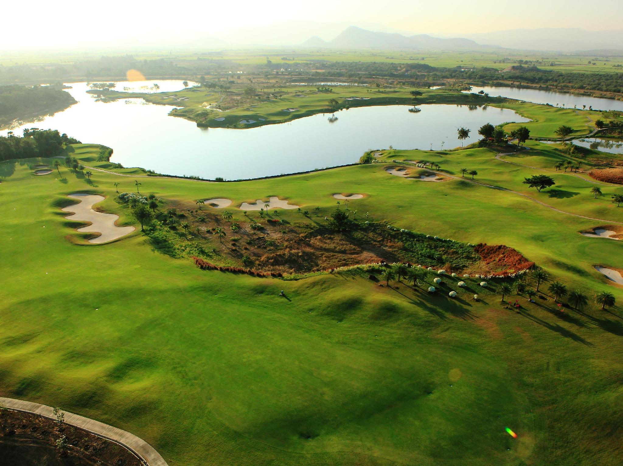 Thailand Golf. Thailand Luxury Golf. Golf Holiday Package. Viet Green Golf